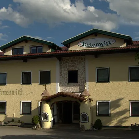 بيت ريفي Landgasthof Entenwirt Tarsdorf